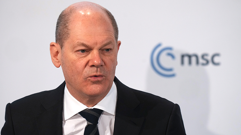 Όλαφ Σολτς: Υπάρχει και πάλι η απειλή πολέμου στην Ευρώπη